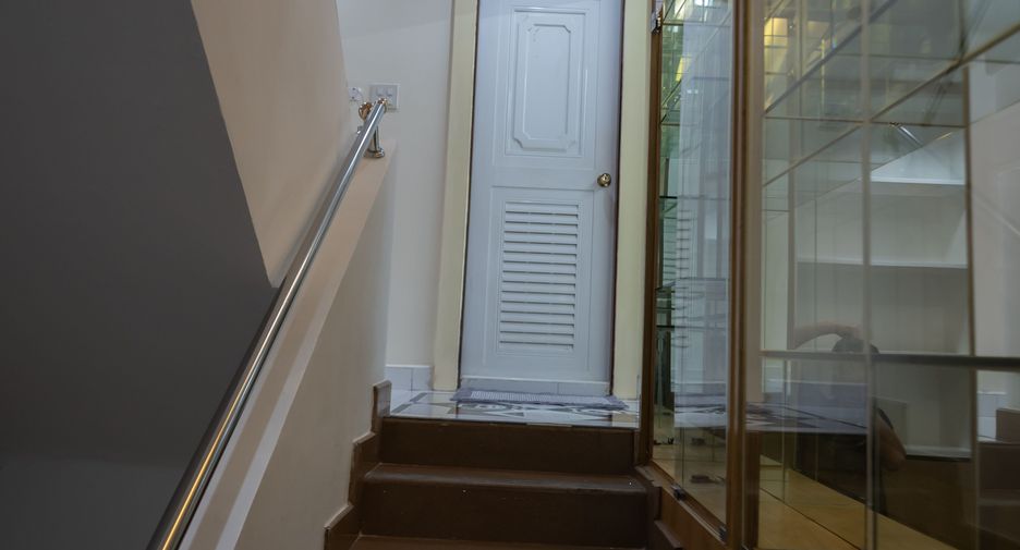 For rent 3 ベッドルーム condo in Watthana, Bangkok