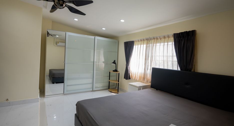 ให้เช่า 3 ห้องนอน คอนโด ใน วัฒนา, กรุงเทพฯ