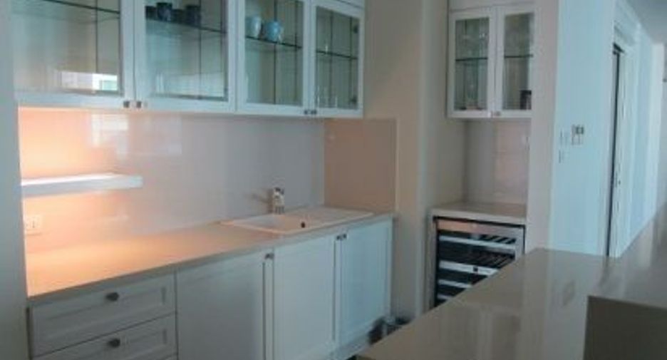 For rent 3 bedrooms condo in Pathum Wan, Bangkok