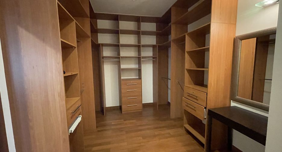 出租 4 卧室 独立屋 在 Watthana, 曼谷