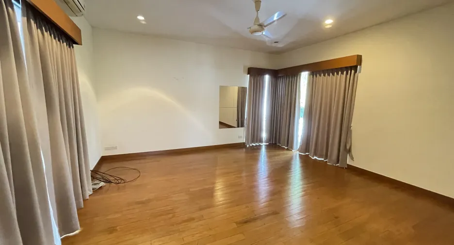 出租 4 卧室 独立屋 在 Watthana, 曼谷