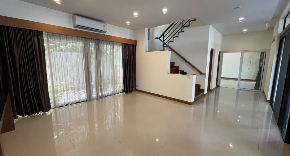 出租 4 卧室 独立屋 在 Watthana, 曼谷