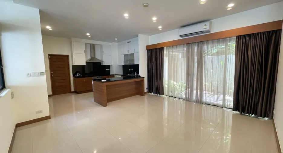 出租 4 卧室 独立屋 在 Watthana, 曼谷