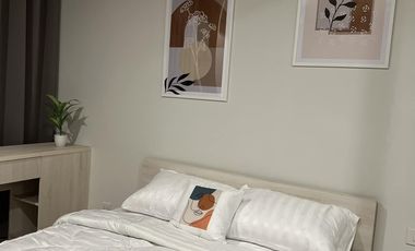 Condo en alquiler de 2 habitaciones en Huai Khwang, Bangkok