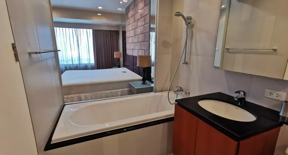 For rent 2 bedrooms condo in Sathon, Bangkok