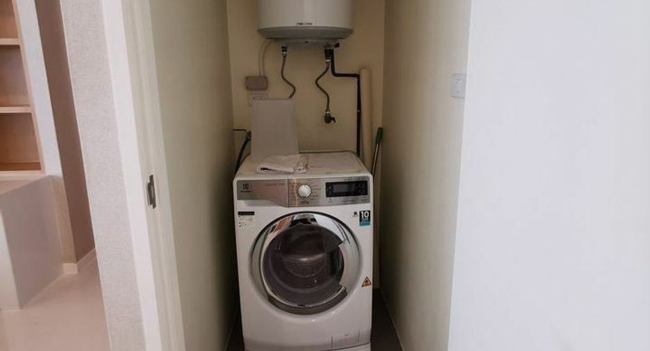 For rent 2 bedrooms condo in Sathon, Bangkok