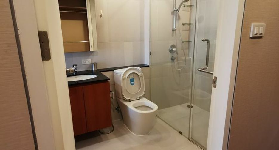 For rent 2 bedrooms condo in Sathon, Bangkok