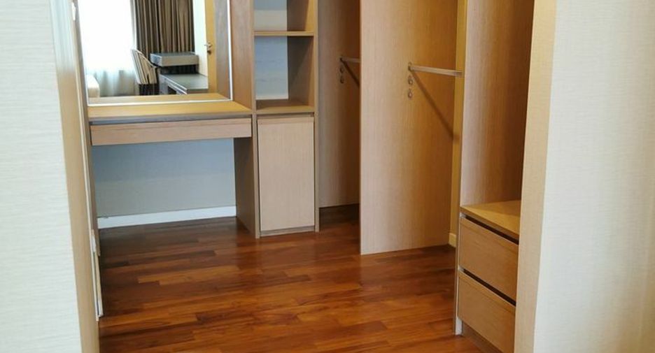 For rent 2 bedrooms condo in Sathon, Bangkok