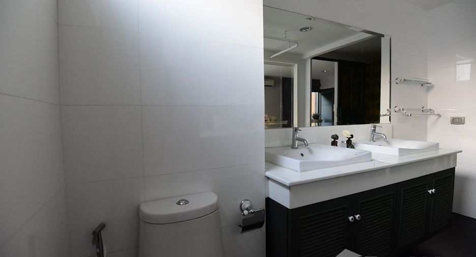 For rent 1 bed condo in Watthana, Bangkok
