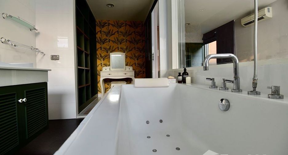 For rent 1 bed condo in Watthana, Bangkok