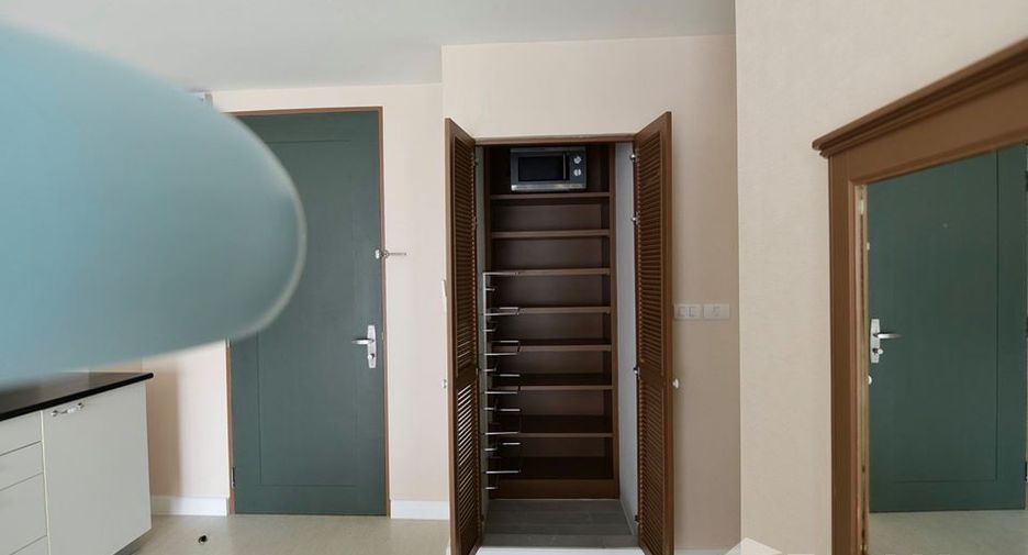 For rent 1 bed condo in Watthana, Bangkok