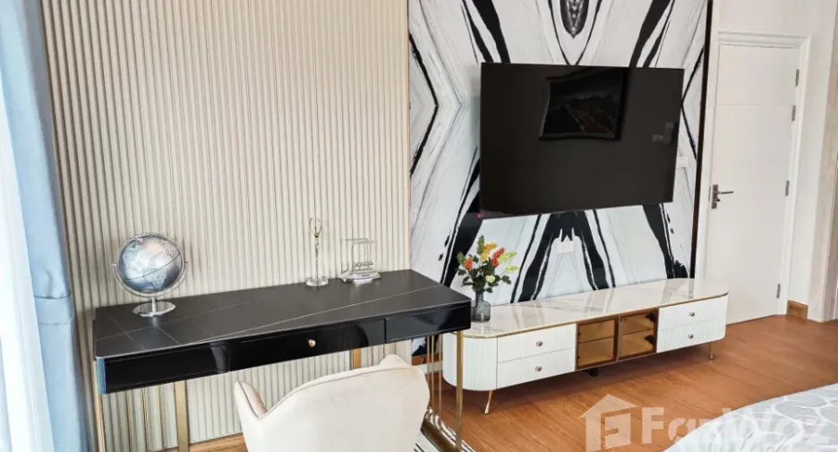 For rent 6 bedrooms house in Lat Krabang, Bangkok