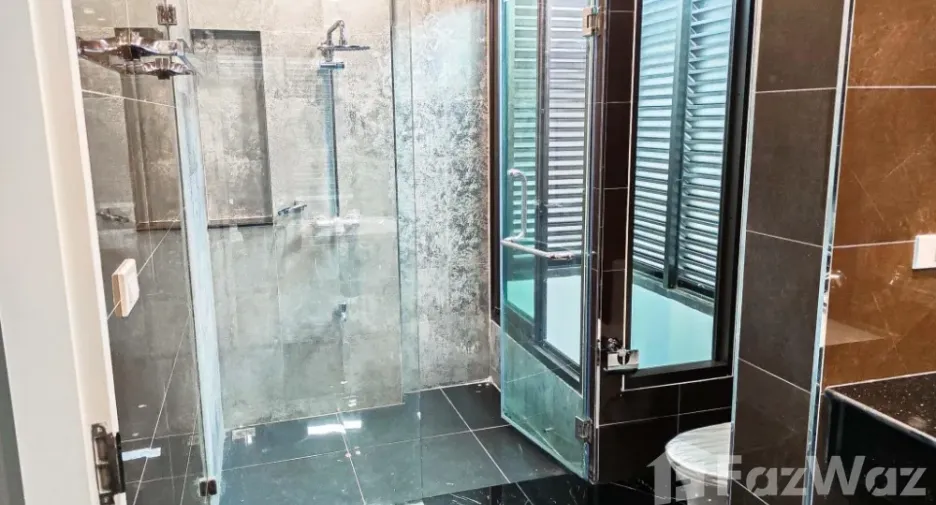 For rent 6 bedrooms house in Lat Krabang, Bangkok
