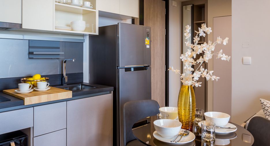 For rent 2 bedrooms condo in Khlong Toei, Bangkok