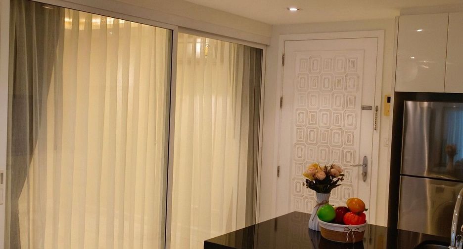 For rent 2 bedrooms condo in Watthana, Bangkok
