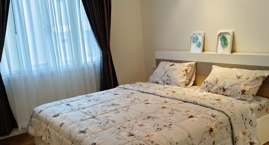 For rent 2 bedrooms condo in Watthana, Bangkok