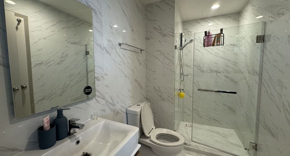 For rent 2 bedrooms condo in Bang Na, Bangkok