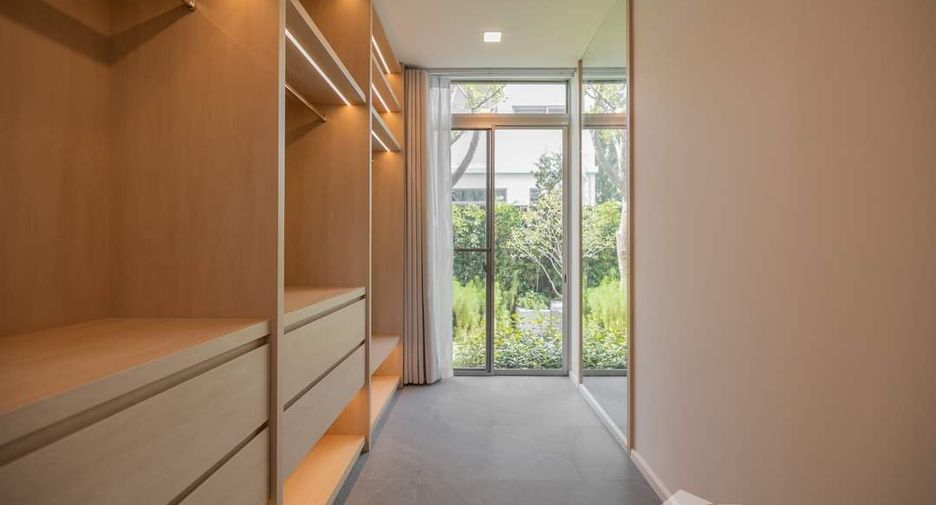 Casa en alquiler de 4 habitaciones en Saphan Sung, Bangkok