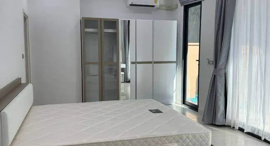 出租 3 卧室 联排别墅 在 Suan Luang, 曼谷