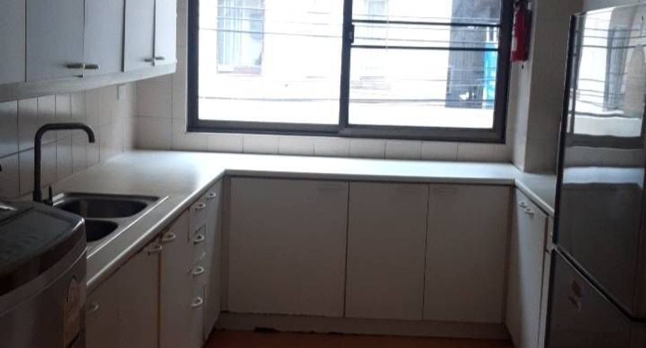 For rent 3 bedrooms condo in Watthana, Bangkok