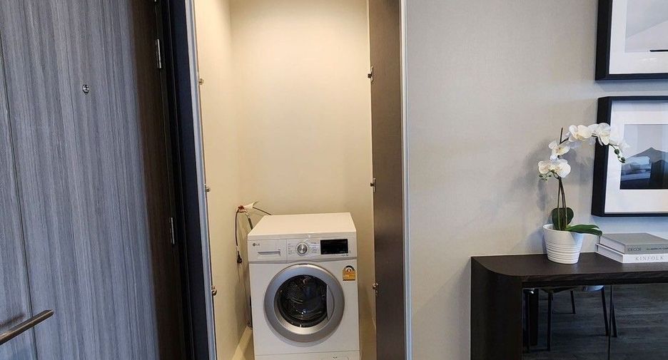 For rent 2 bedrooms condo in Chatuchak, Bangkok