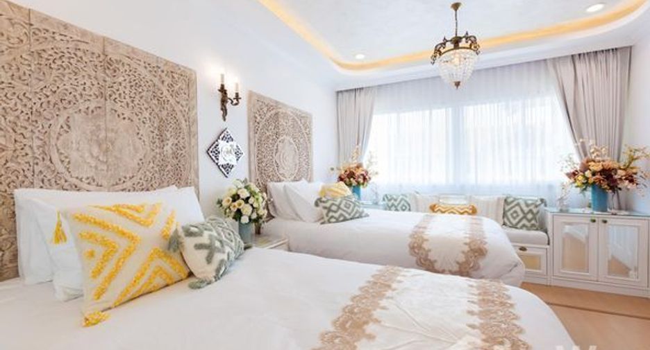 For rent 4 bedrooms townhouse in Lat Phrao, Bangkok