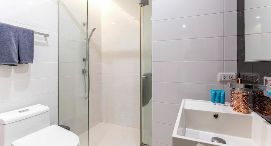 For rent 2 ベッドルーム condo in Watthana, Bangkok