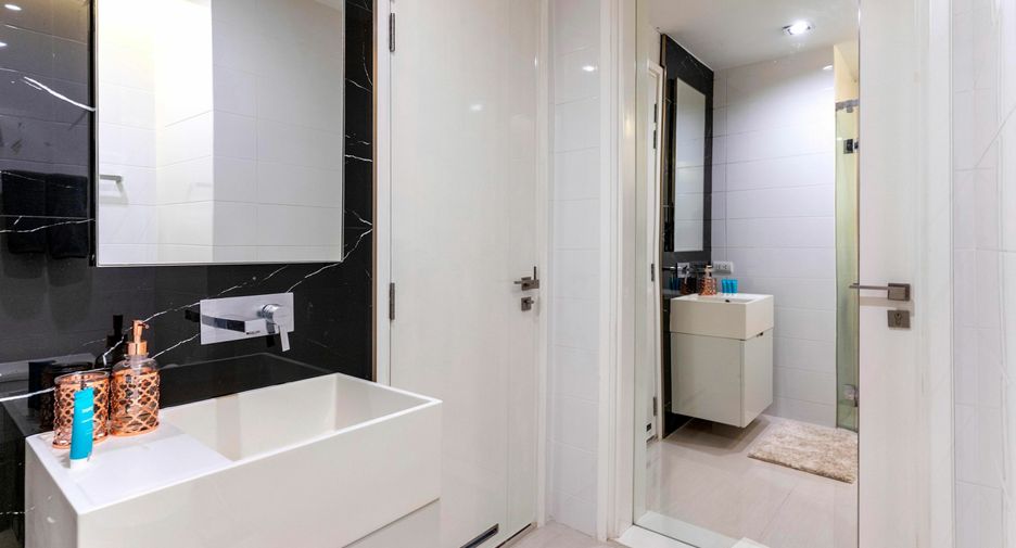 For rent 2 ベッドルーム condo in Watthana, Bangkok