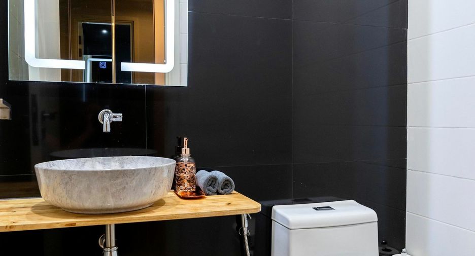 For rent 2 ベッドルーム condo in Watthana, Bangkok