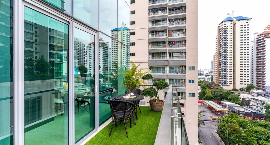 For rent 2 ベッドルーム condo in Watthana, Bangkok