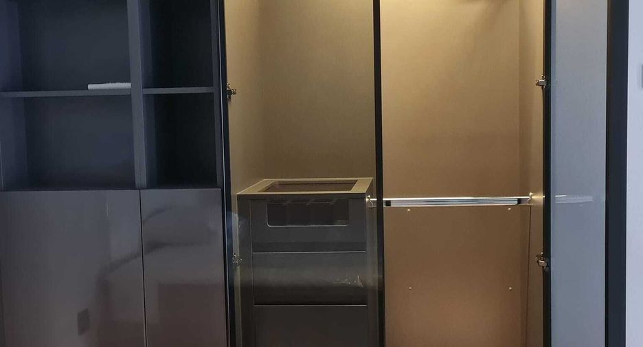 Wohnung zur Miete mit 1 Zimmer in Bang Rak, Bangkok