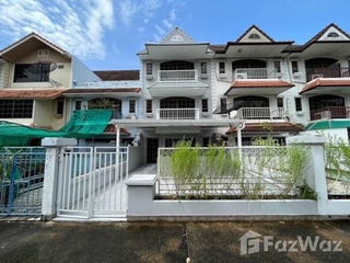Casa adosada en alquiler de 5 habitaciones en Watthana, Bangkok