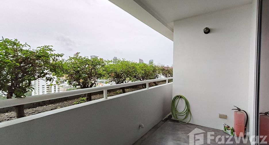 Condo en alquiler de 4 habitaciones en Watthana, Bangkok