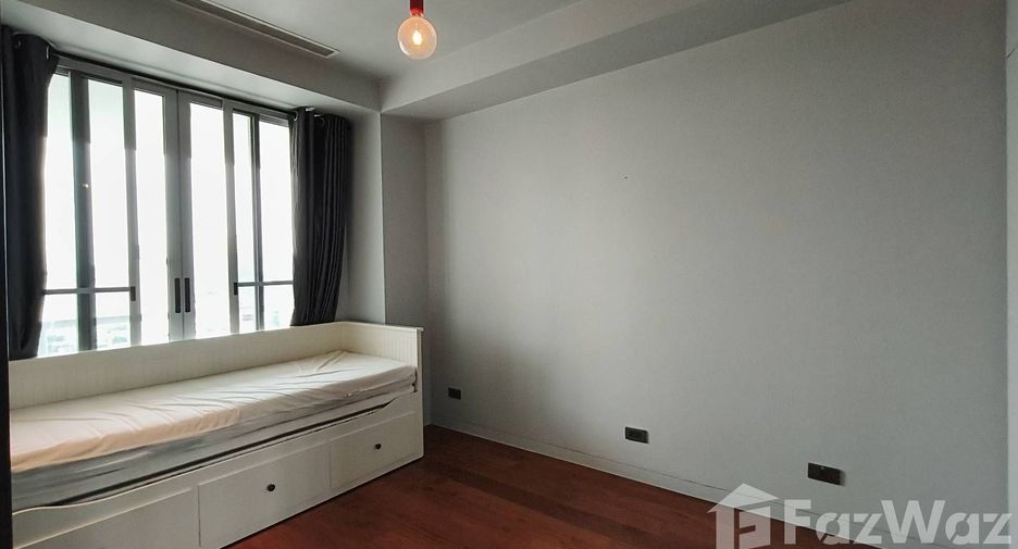 Condo en alquiler de 4 habitaciones en Watthana, Bangkok