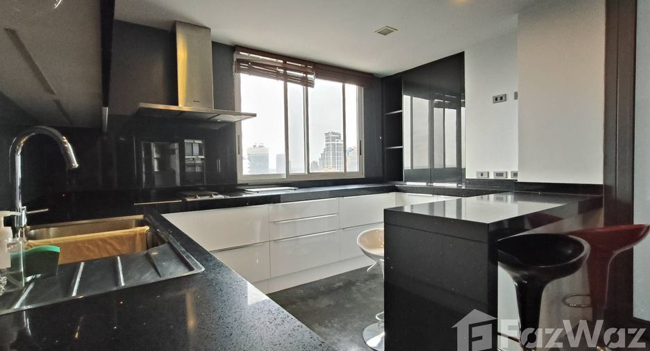 Condo en alquiler de 4 habitaciones en Watthana, Bangkok