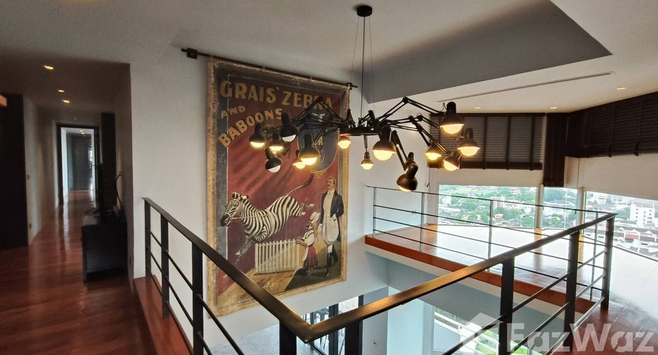 Condo en alquiler de 4 habitaciones en Watthana, Bangkok