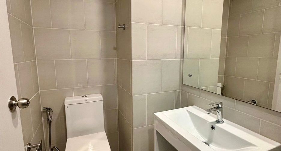 Condo en alquiler de 1 habitaciones en Bang Phlat, Bangkok