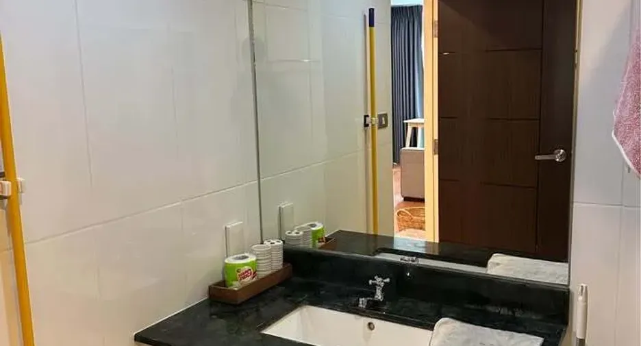 For rent 1 bed condo in Khlong San, Bangkok