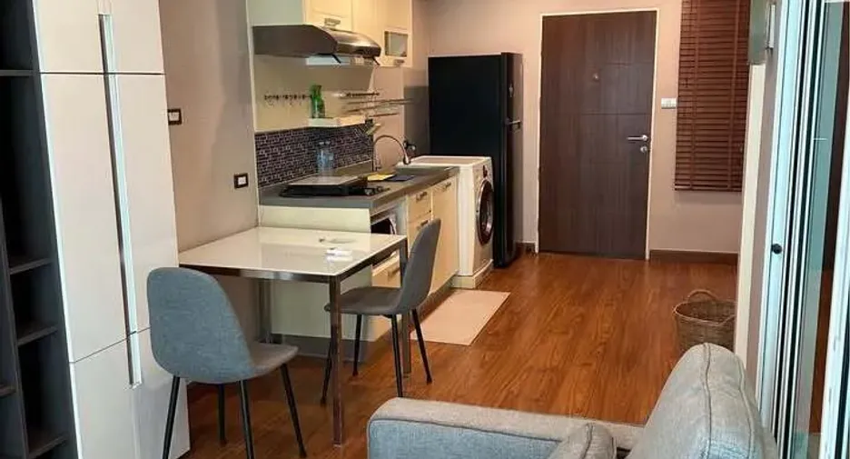 For rent 1 bed condo in Khlong San, Bangkok