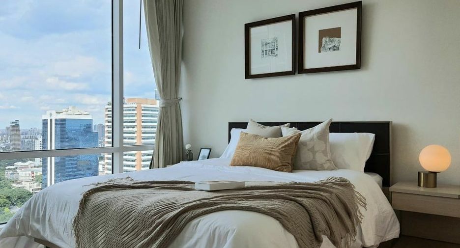 For rent 2 bedrooms condo in Khlong Toei, Bangkok