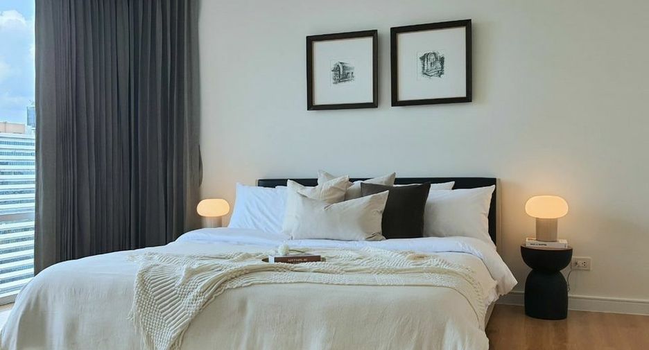 For rent 2 bedrooms condo in Khlong Toei, Bangkok