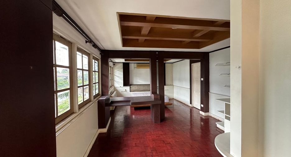 À louer 6 chambres maison à Watthana, Bangkok