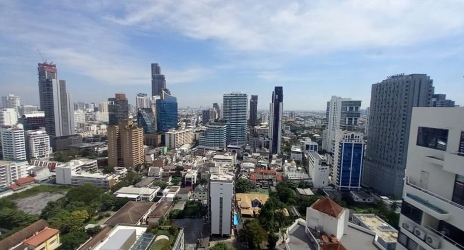 For rent 2 bedrooms condo in Watthana, Bangkok