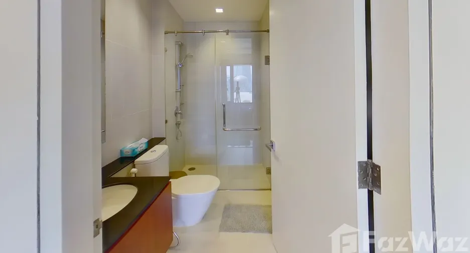 For rent 2 bedrooms condo in Sathon, Bangkok