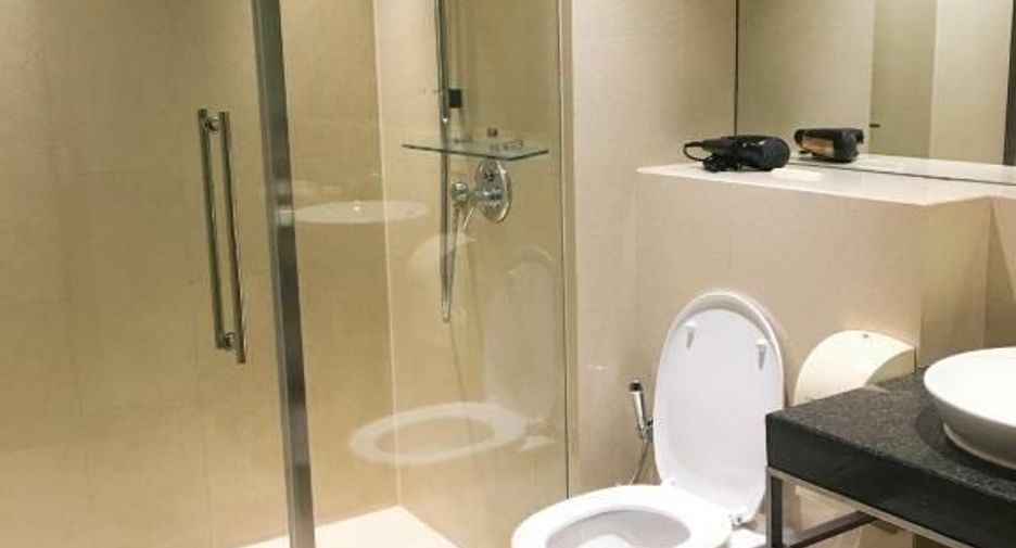 For rent 2 bedrooms condo in Sathon, Bangkok