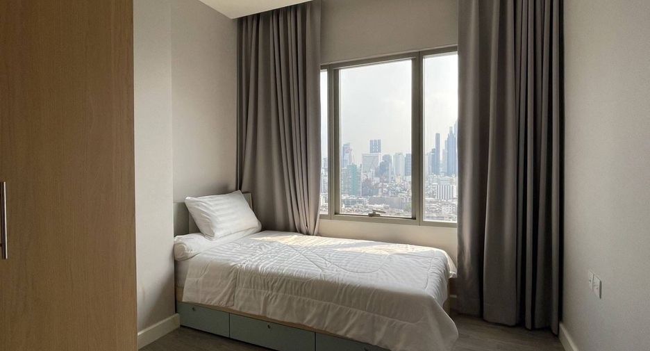 For rent 2 bedrooms condo in Bang Rak, Bangkok