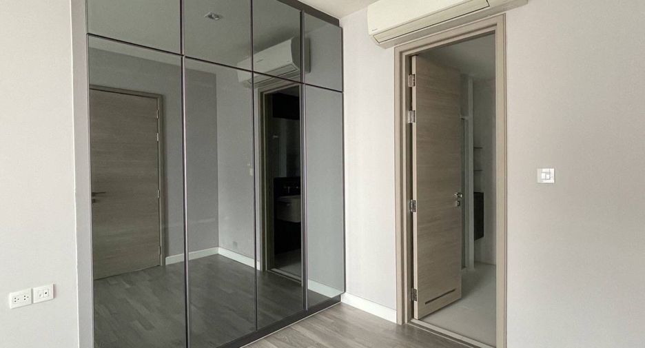 For rent 2 bedrooms condo in Bang Rak, Bangkok