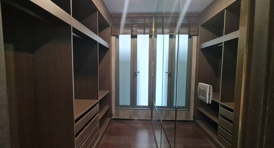 For rent 3 ベッドルーム condo in Khlong Toei, Bangkok