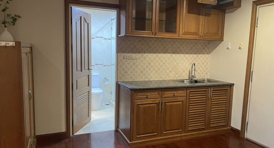 For rent 1 bed condo in Watthana, Bangkok
