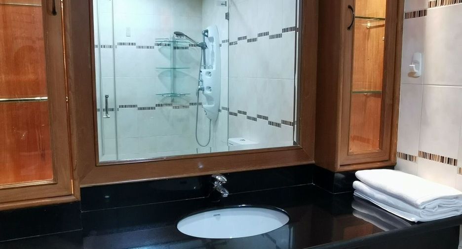 For rent 1 bed condo in Watthana, Bangkok